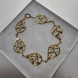 Elegant Gold Teardrop Bracelet